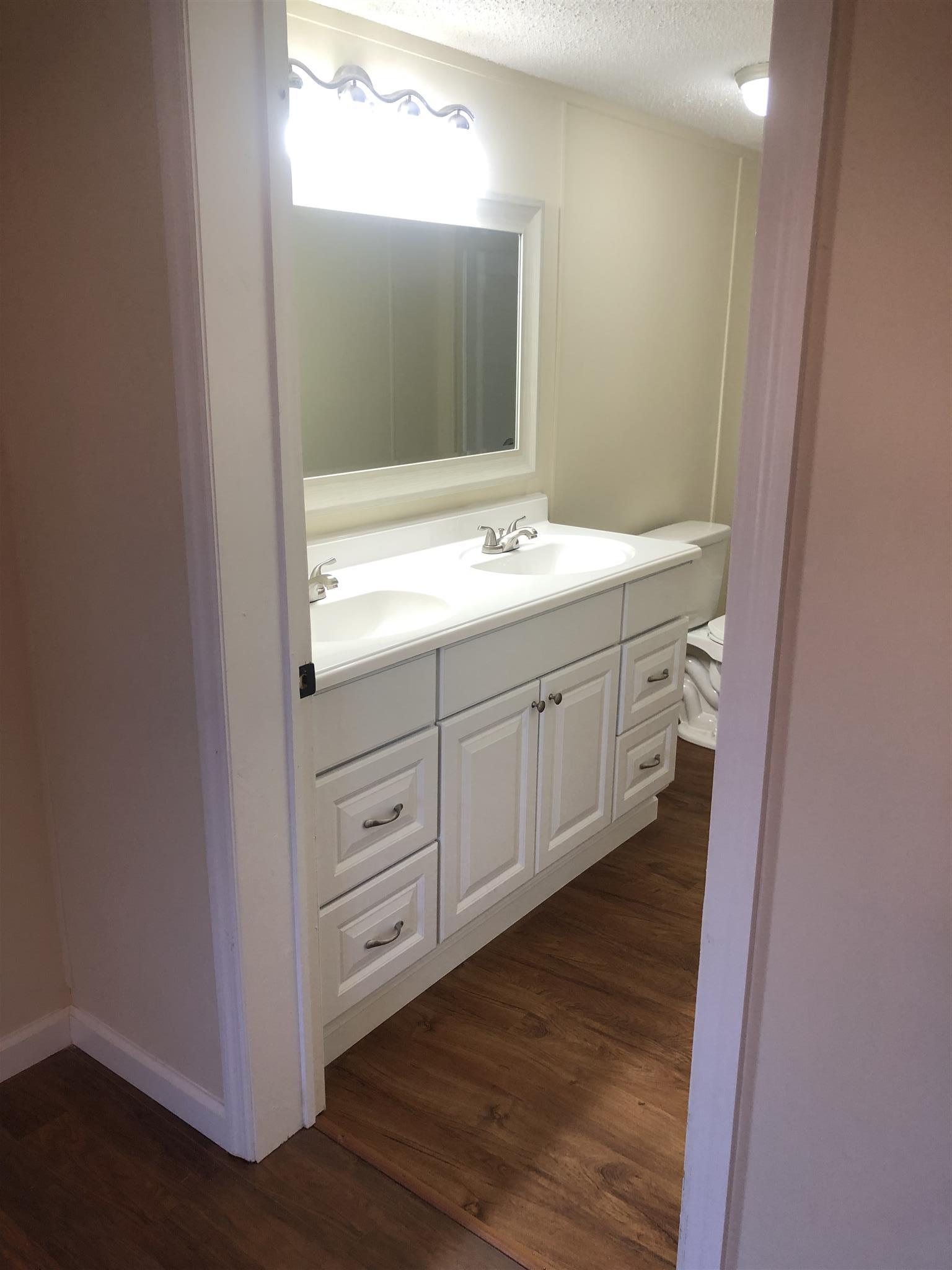 105 Miller Hill Road Manchester, TN 37355 - Photo 9 of 20 Master Bathroom