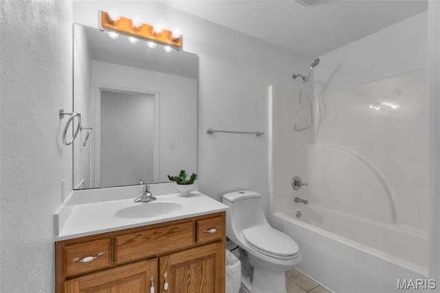 $425,000 | 454 Meier Lake Drive, Jackson, MO 63755