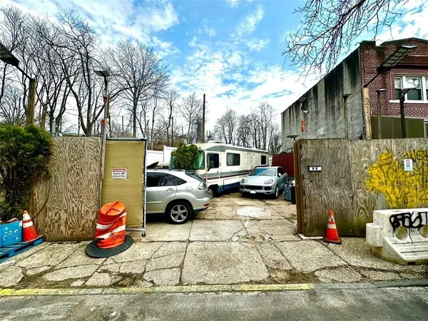 a view of outdoor space yard and patio