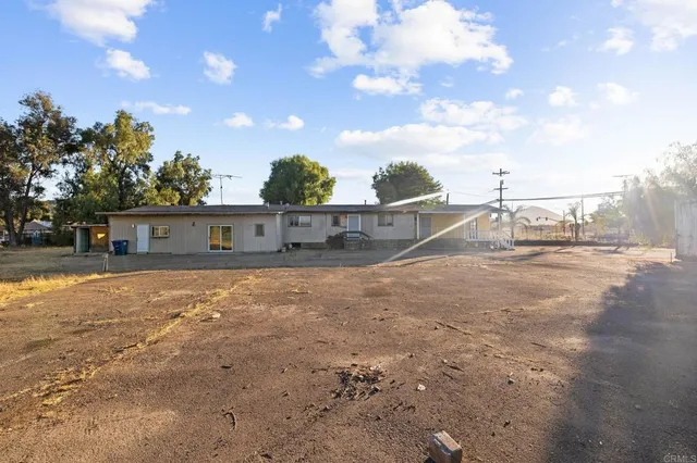 a view of road with yard