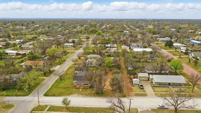 $14,999 | 904 Ave H, Cisco, TX 76437