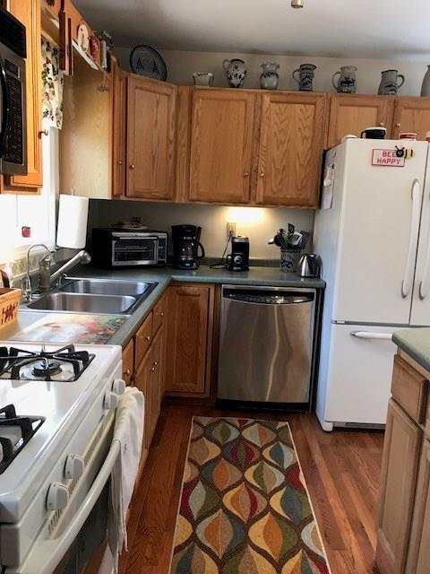 11 Blue Heron Road Brunswick, ME 04011 - Photo 4 of 33 Cooking in this home is a delight. ...
