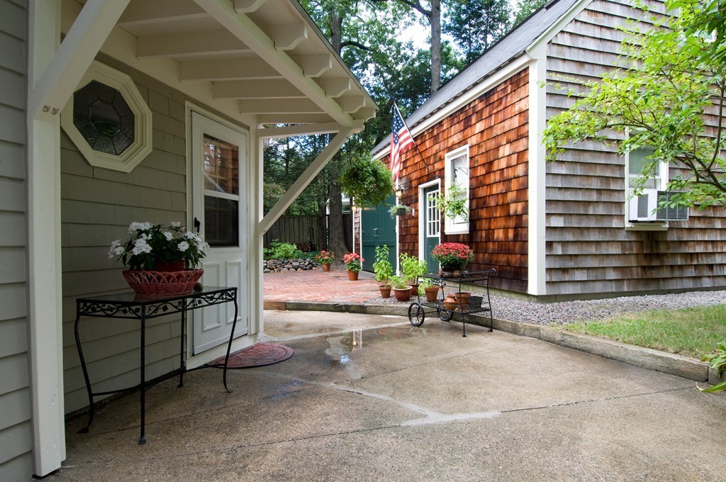 37 Morses Pond Road Wellesley, MA 01760 - Photo 13 of 16