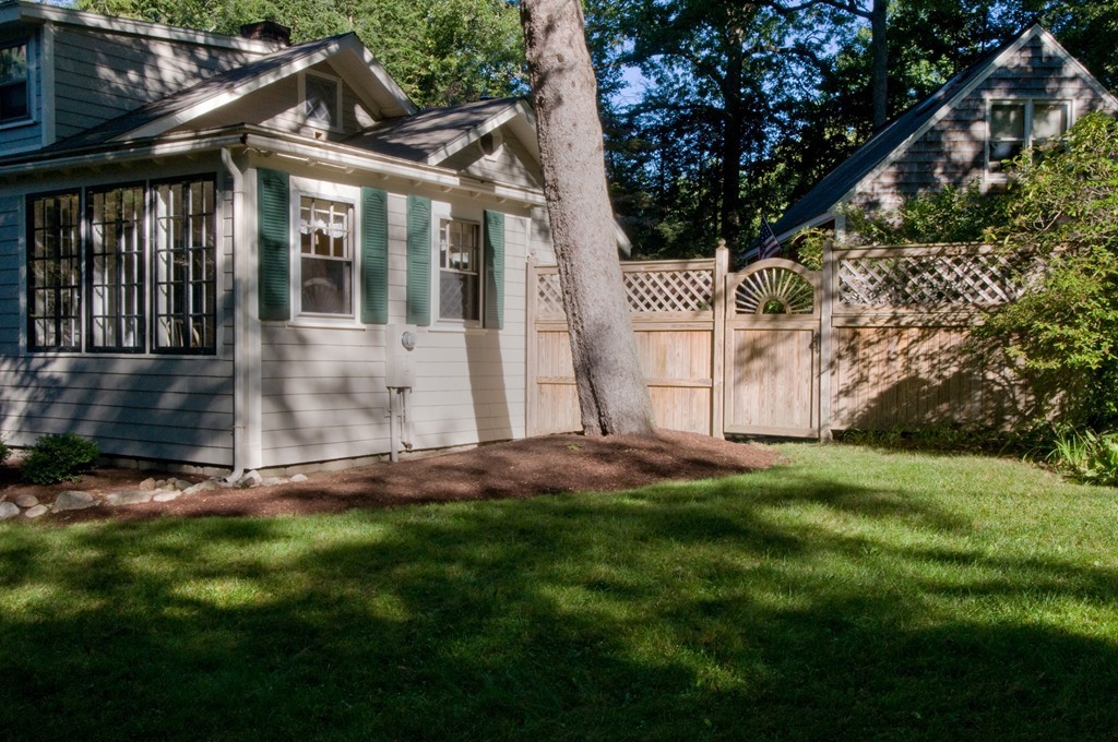 37 Morses Pond Road Wellesley, MA 01760 - Photo 3 of 16
