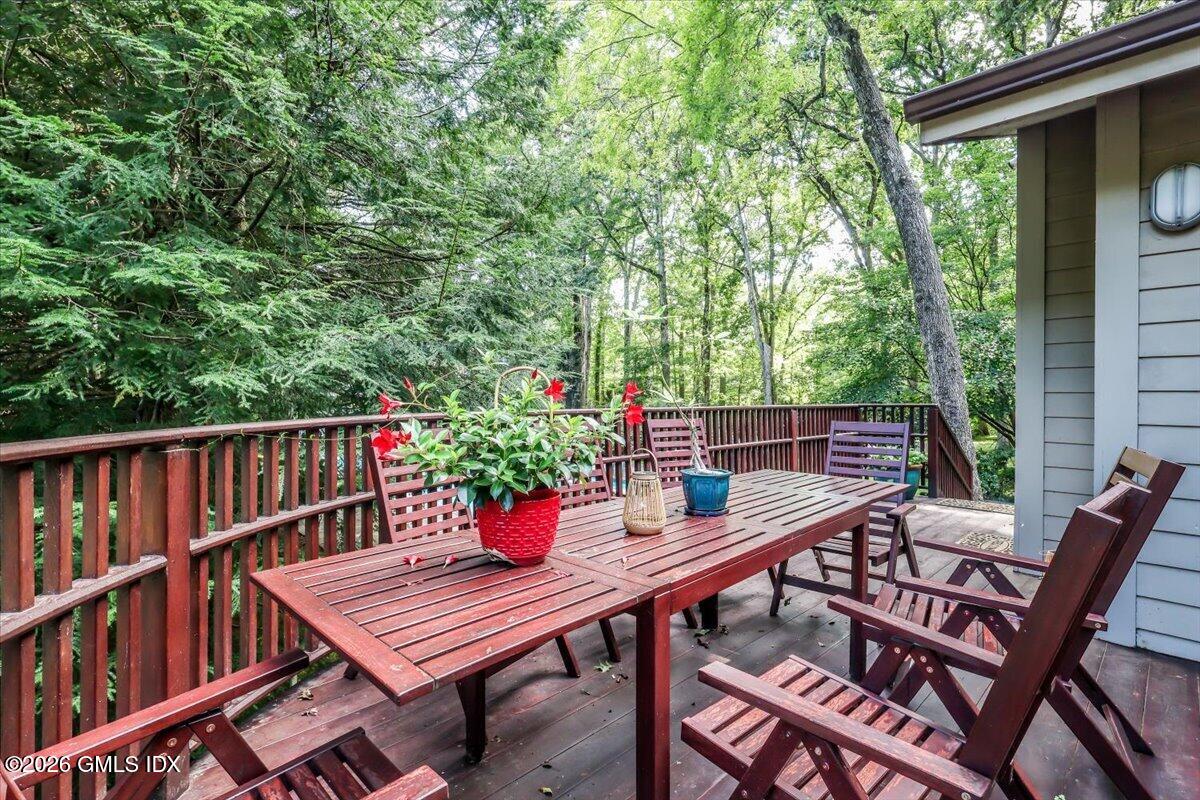 69 Studio Road Stamford, CT 06903 - Photo 17 of 35 the Deck
