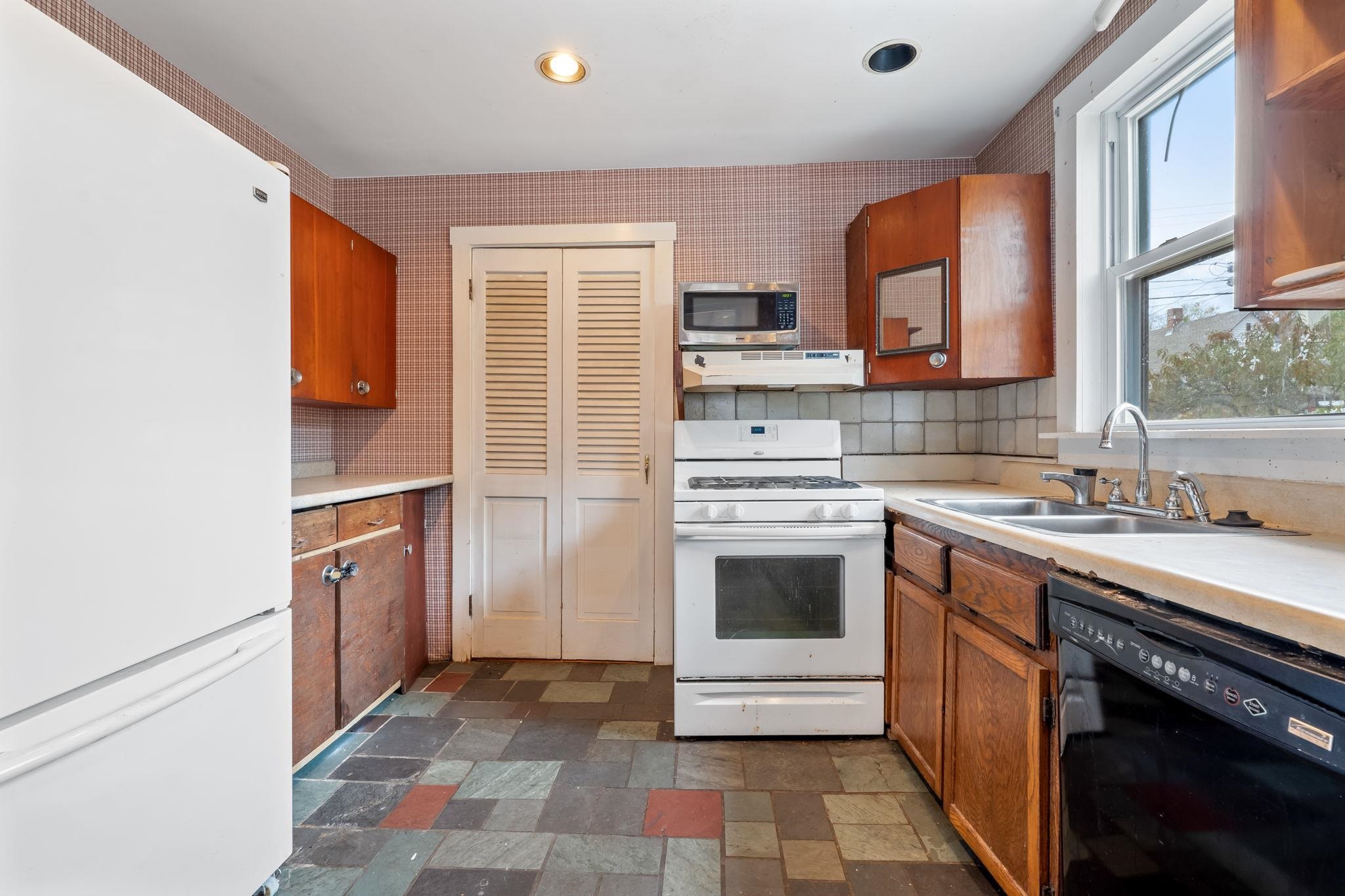 33 Spruce Street Concord, NH 03301 - Photo 12 of 38