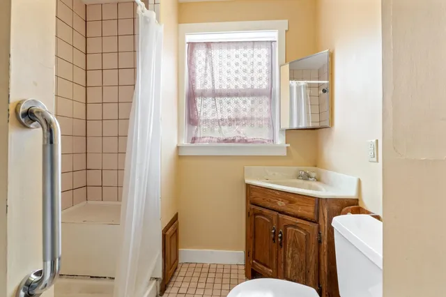 $425,000 | 33 Spruce Street, Concord, NH 03301