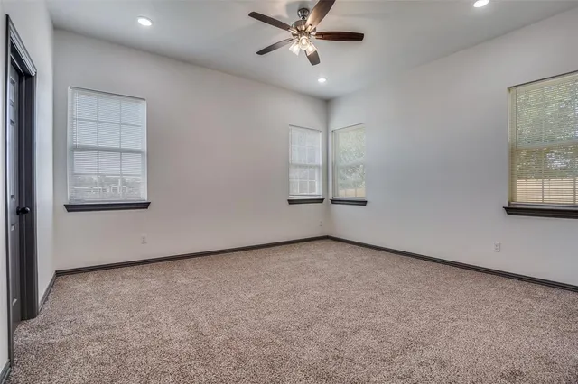 $299,500 | 701 Lakeland Drive, West Tawakoni, TX 75474