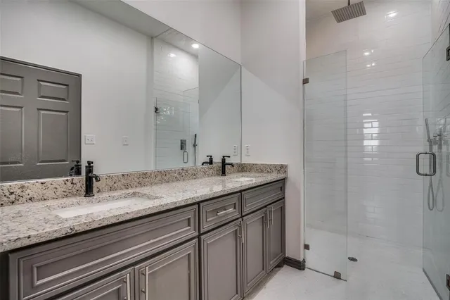 $299,500 | 701 Lakeland Drive, West Tawakoni, TX 75474