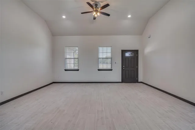 $299,500 | 701 Lakeland Drive, West Tawakoni, TX 75474