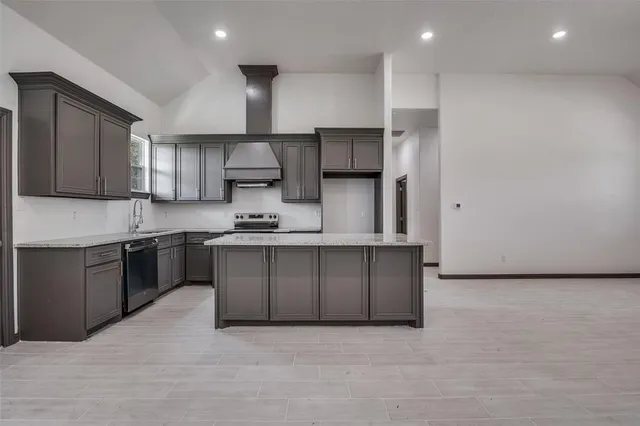 $299,500 | 701 Lakeland Drive, West Tawakoni, TX 75474