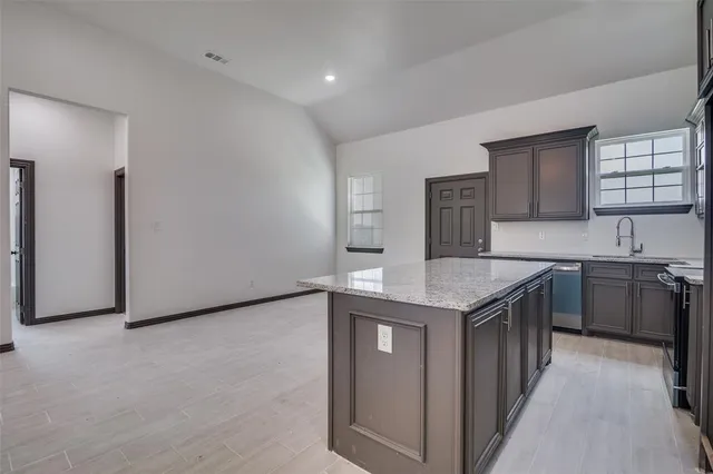 $299,500 | 701 Lakeland Drive, West Tawakoni, TX 75474