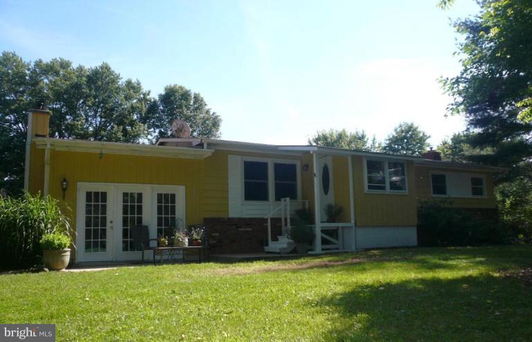 19829 Memory Lane, Unit 8 Sterling, VA 20165 - Photo 1 of 23 Exterior (Main)