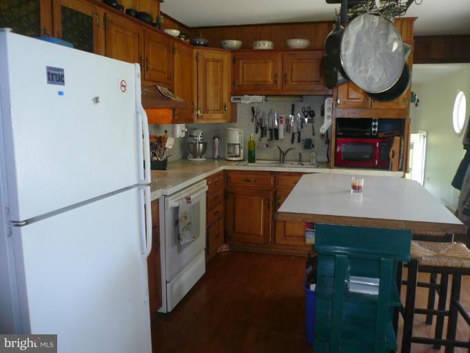 19829 Memory Lane, Unit 8 Sterling, VA 20165 - Photo 7 of 23 Kitchen #2