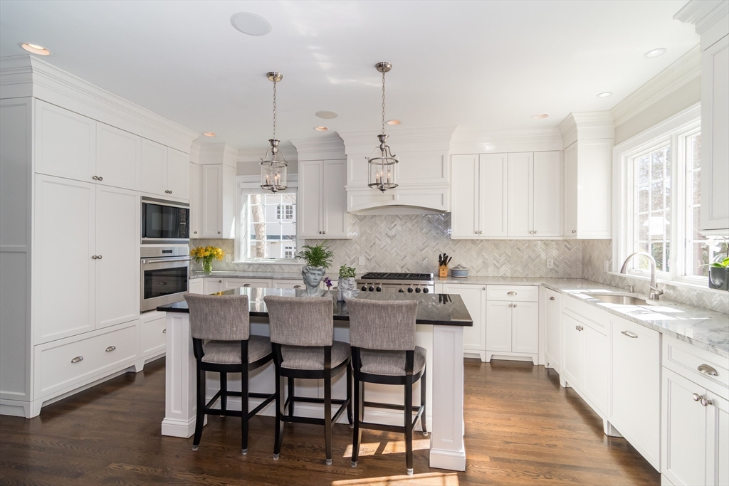 202 Bristol Road Wellesley, MA 02481 - Photo 2 of 29