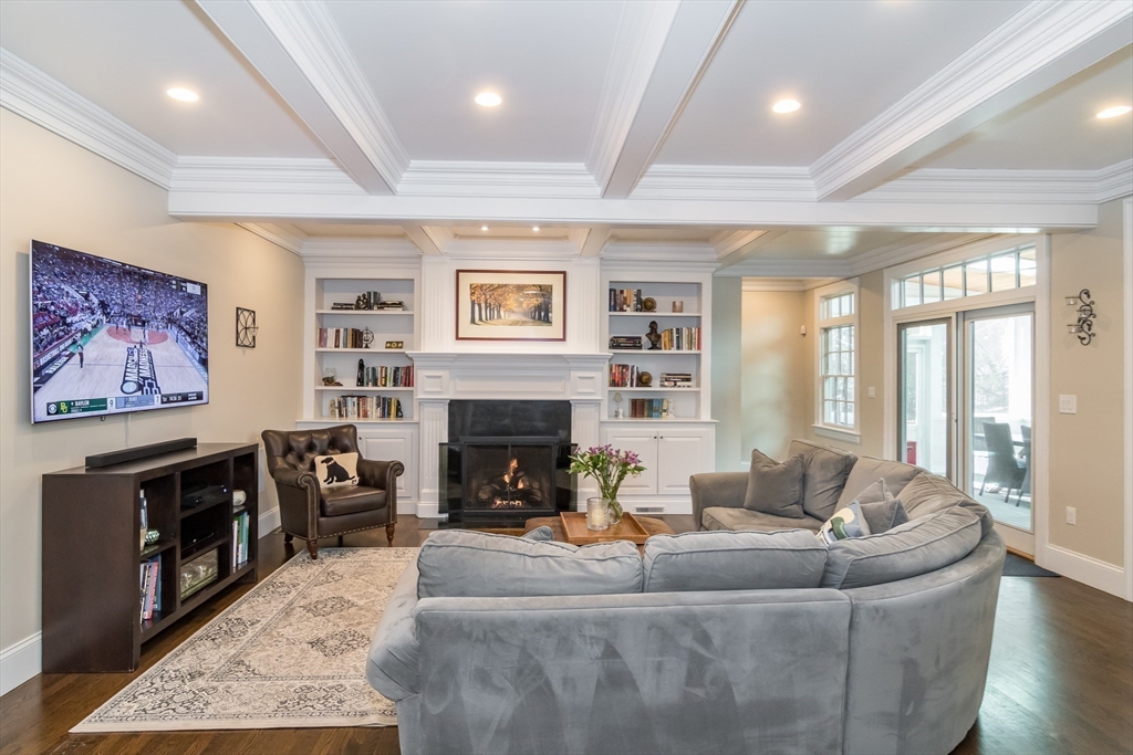 202 Bristol Road Wellesley, MA 02481 - Photo 6 of 29