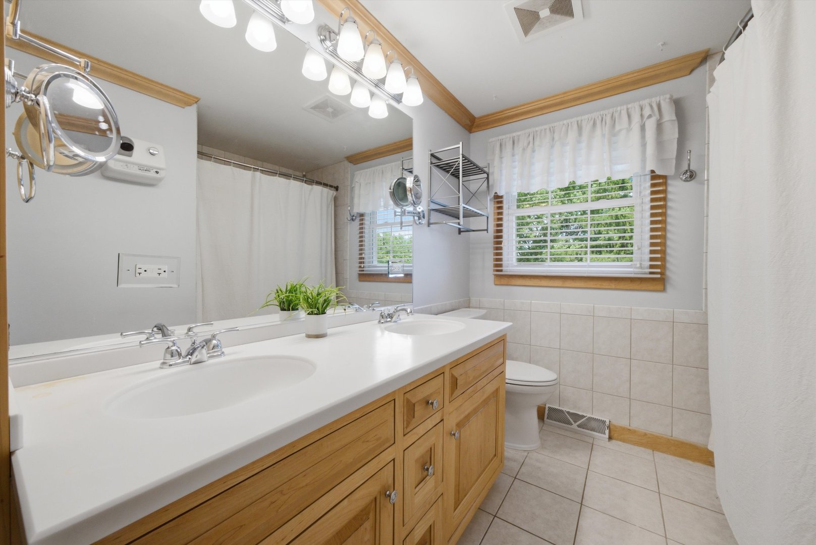 2320 Beck Road Lindenhurst, IL 60046 - Photo 21 of 35 Gallery Image 21