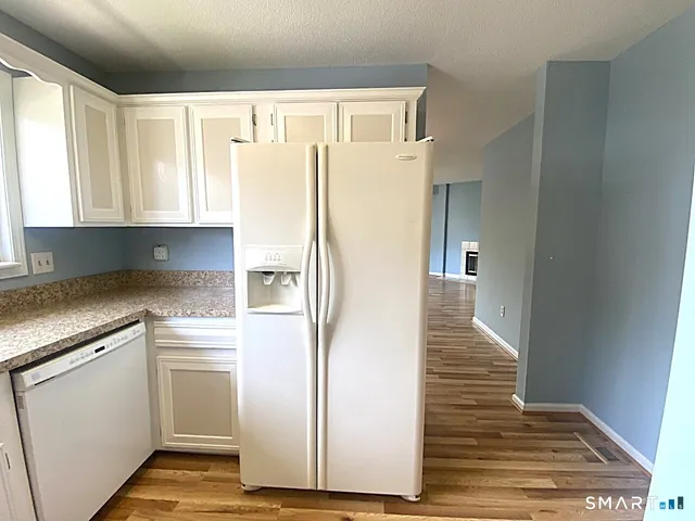 $2,650 | 27 Crows Nest Lane, Unit 4B, Danbury, CT 06810