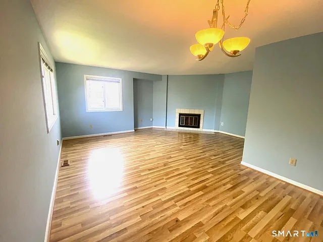 $2,650 | 27 Crows Nest Lane, Unit 4B, Danbury, CT 06810