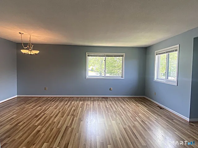 $2,650 | 27 Crows Nest Lane, Unit 4B, Danbury, CT 06810