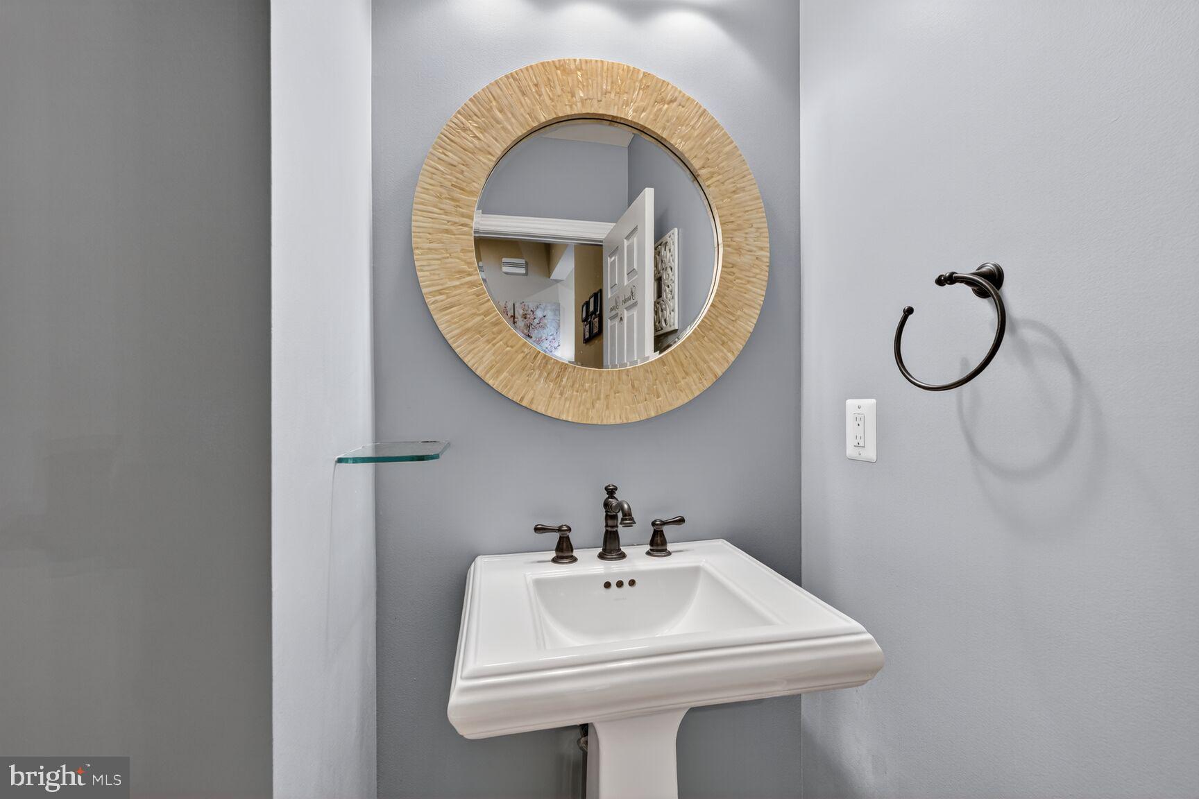 6012 Masondale Road Alexandria, VA 22315 - Photo 11 of 66