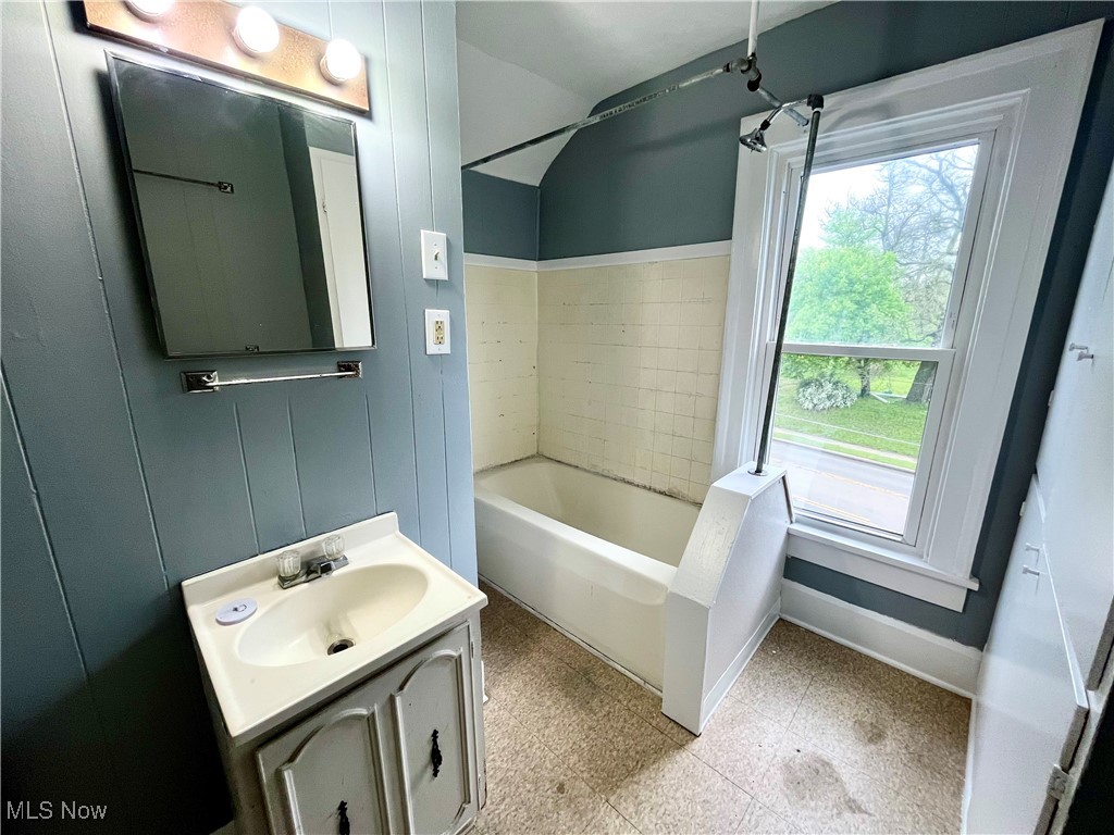 587 Springmill Street Mansfield, OH 44903 - Photo 13 of 21 Gallery Image 13