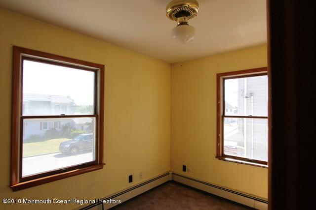 23 Sands Point Road Waretown, NJ 08758 - Photo 11 of 14 351-623922 Bedroom 3 (15)