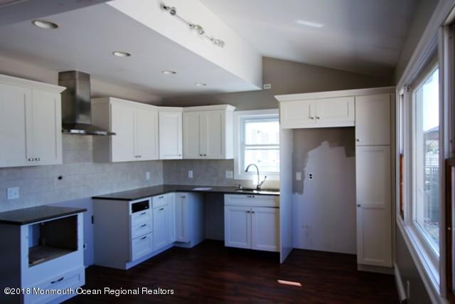 23 Sands Point Road Waretown, NJ 08758 - Photo 4 of 14 351-623922 Kitchen (7)