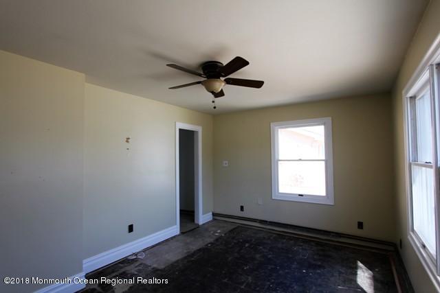 23 Sands Point Road Waretown, NJ 08758 - Photo 7 of 14 351-623922 Bedroom 1 (12)