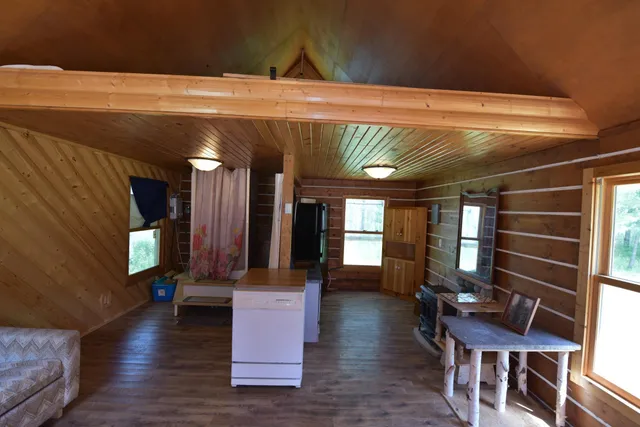 $500,000 | 18625 Skunk Lake Road, Sandstone, MN 55072