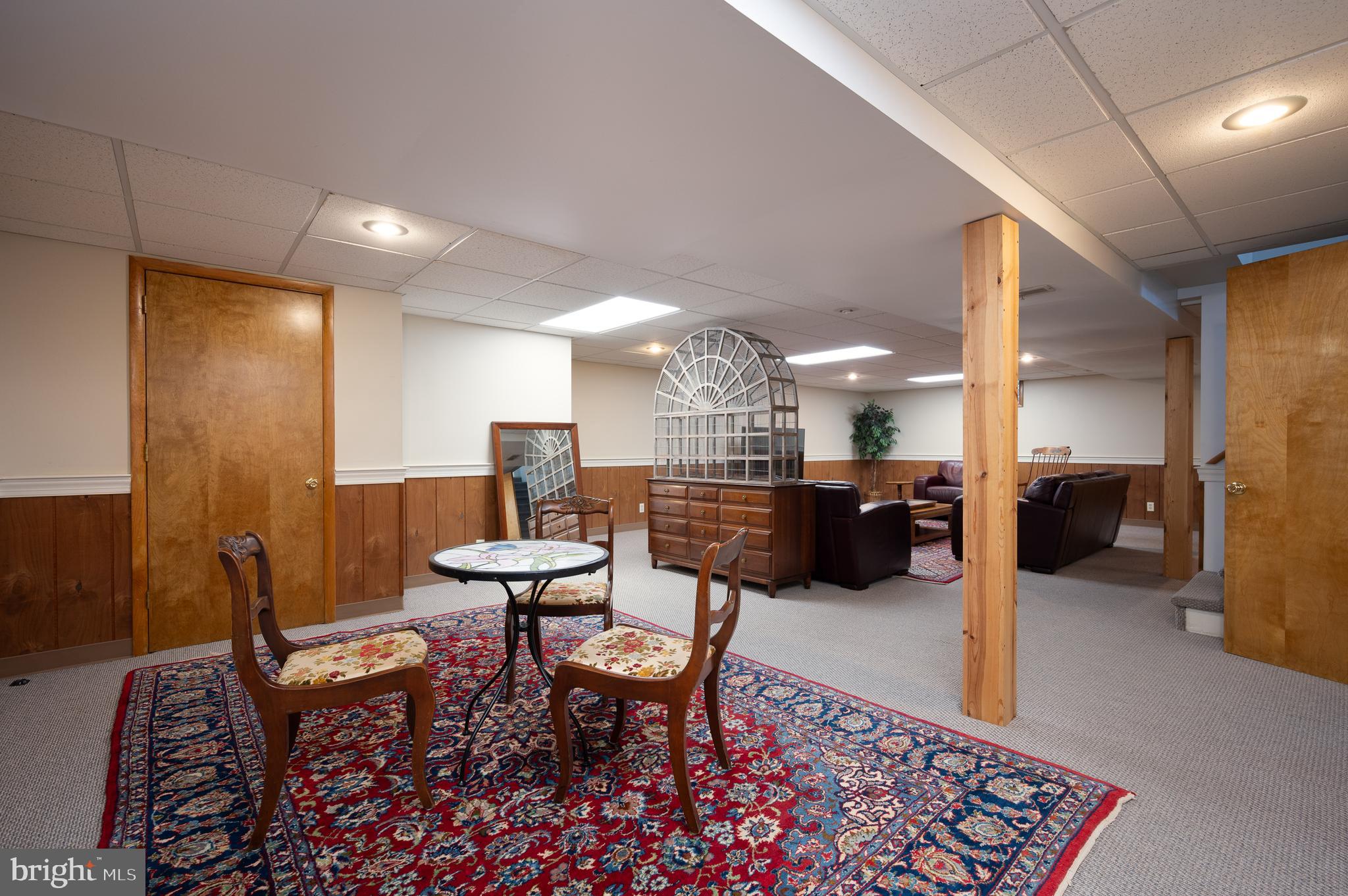 1822 Foulk Road Wilmington, DE 19810 - Photo 20 of 32 a kitchen with a table and chairs