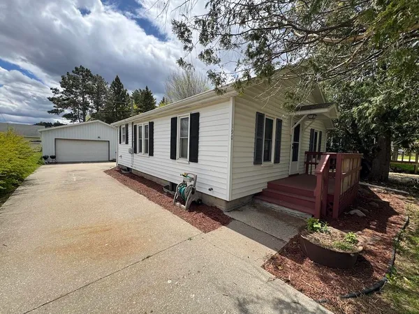 $129,900 | 190 East Spruce Street, Harrison, MI 48625
