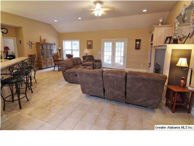 217 20th Street Oneonta, AL 35121 - Photo 3 of 14
