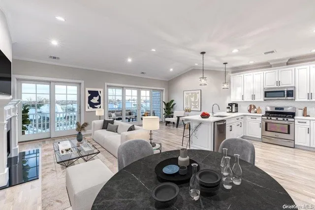 $889,000 | 12 Ocean Watch Court, Freeport, NY 11520