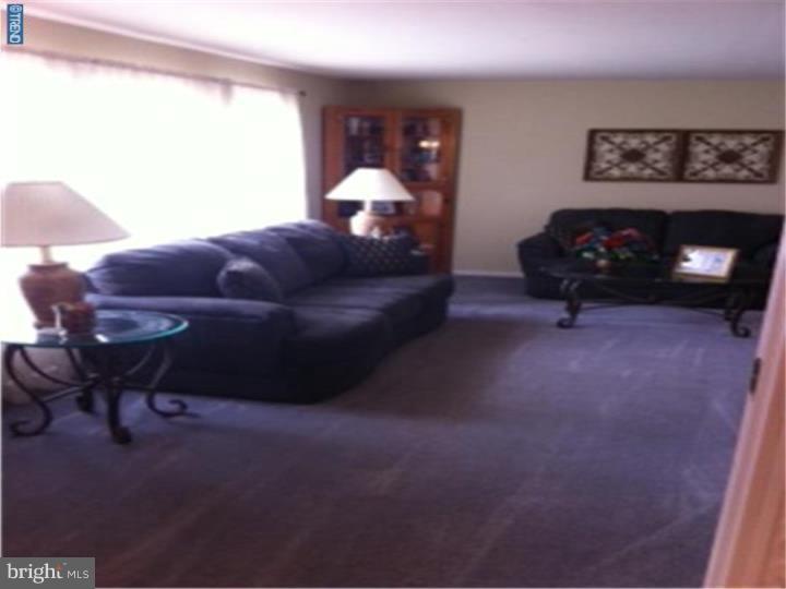 69 Old Forge Road Clementon, NJ 08021 - Photo 7 of 17 Living Room