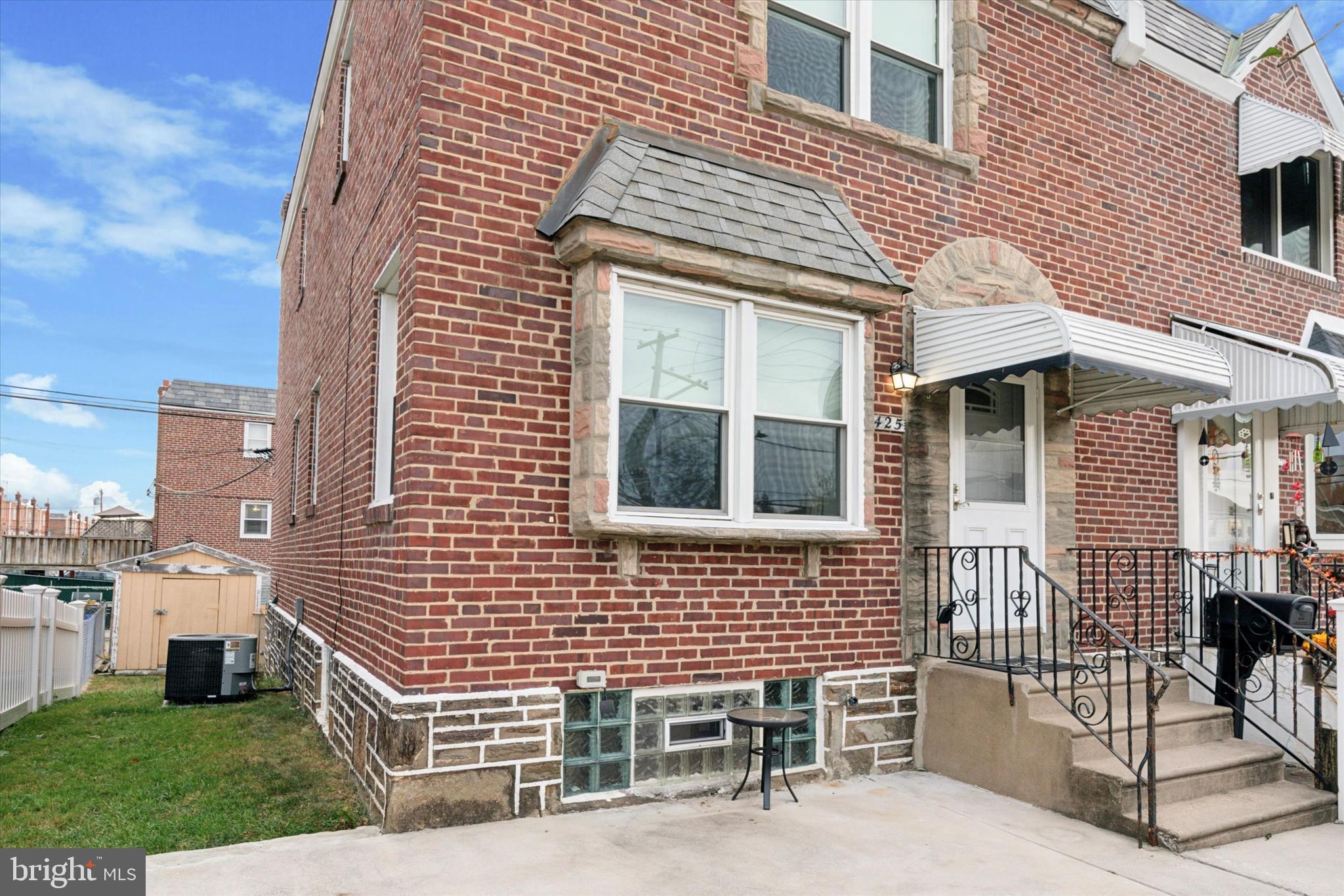 3425 Rhawn Street Philadelphia, PA 19136 - Photo 5 of 35 Front