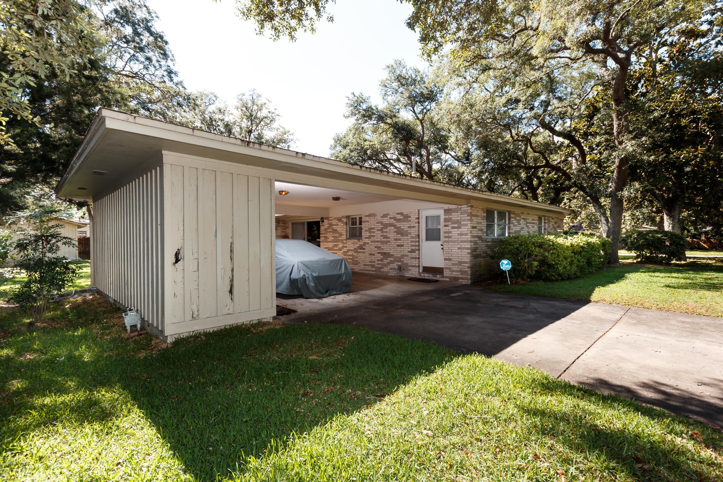 326 Elliott Road Southeast Fort Walton Beach, FL 32548 - Photo 8 of 46 326 Elliott Rd_2017_05_24_027
