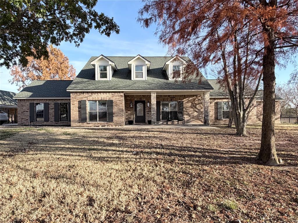 364 Parker Road Van Alstyne, TX 75495 - Photo 5 of 40 Front Porch with views.