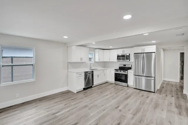 $2,300 | 235 Northwest 10th Avenue, Delray Beach, FL 33444