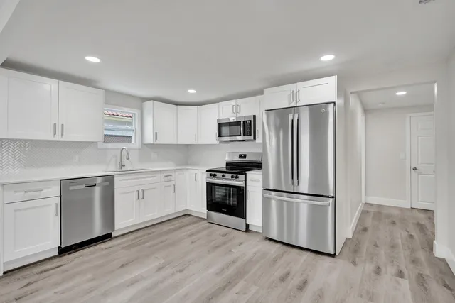 $2,300 | 235 Northwest 10th Avenue, Delray Beach, FL 33444