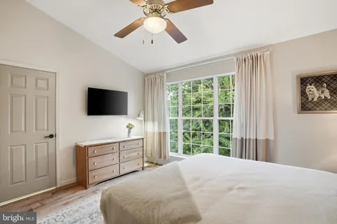 $559,999 | 345 Barnfield Square Northeast, Leesburg, VA 20176