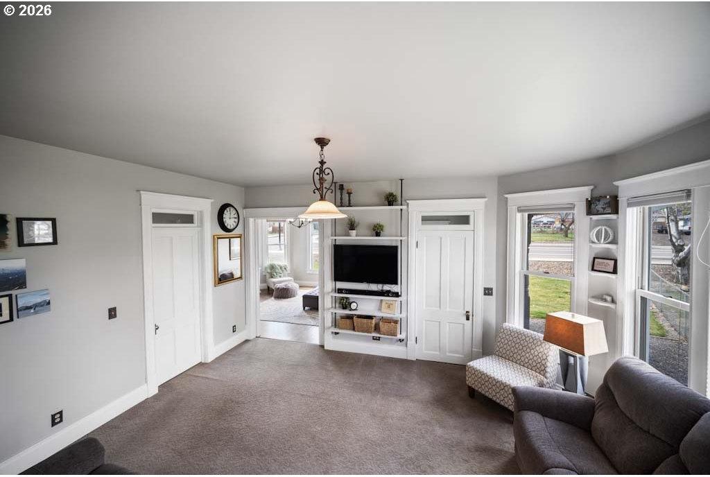 610 Ruckman Avenue Imbler, OR 97841 - Photo 20 of 46 Living Room