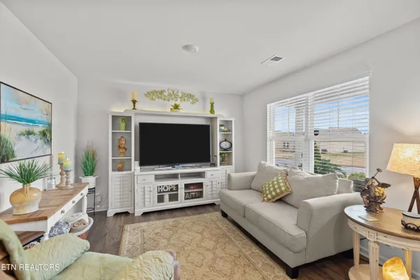 $387,000 | 825 Greene Mdw Drive, Talbott, TN 37877