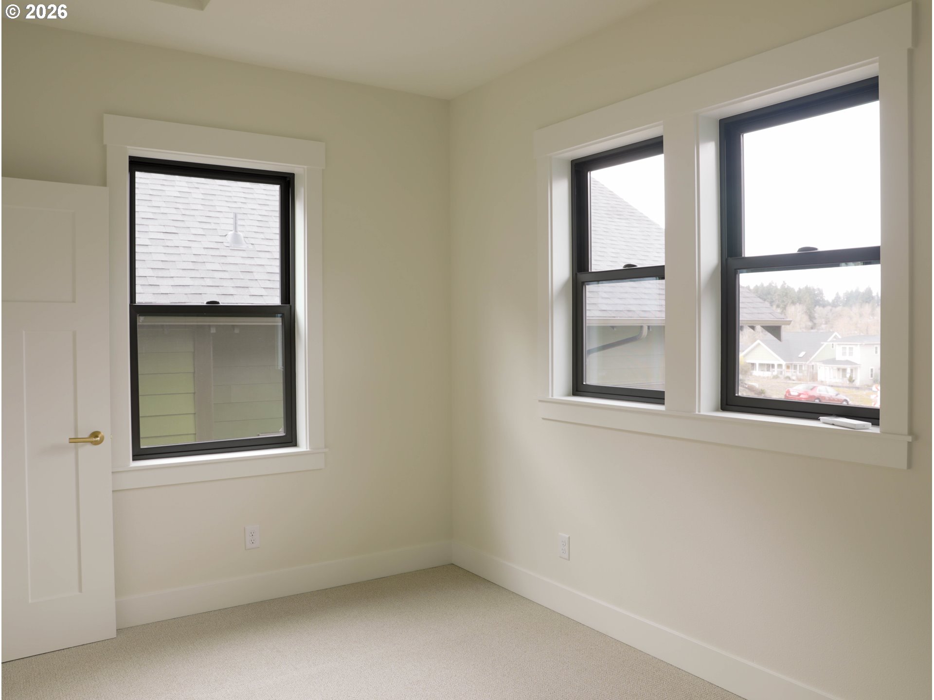1710 Strong Road Southeast Salem, OR 97302 - Photo 14 of 18 an empty room with a window