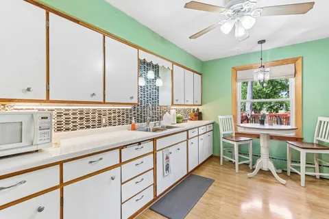 $389,999 | 2400 West Avalon Road, Janesville, WI 53546
