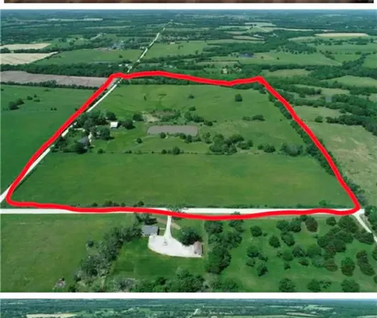 $900,000 | 10510 West 327th Street, Paola, KS 66071