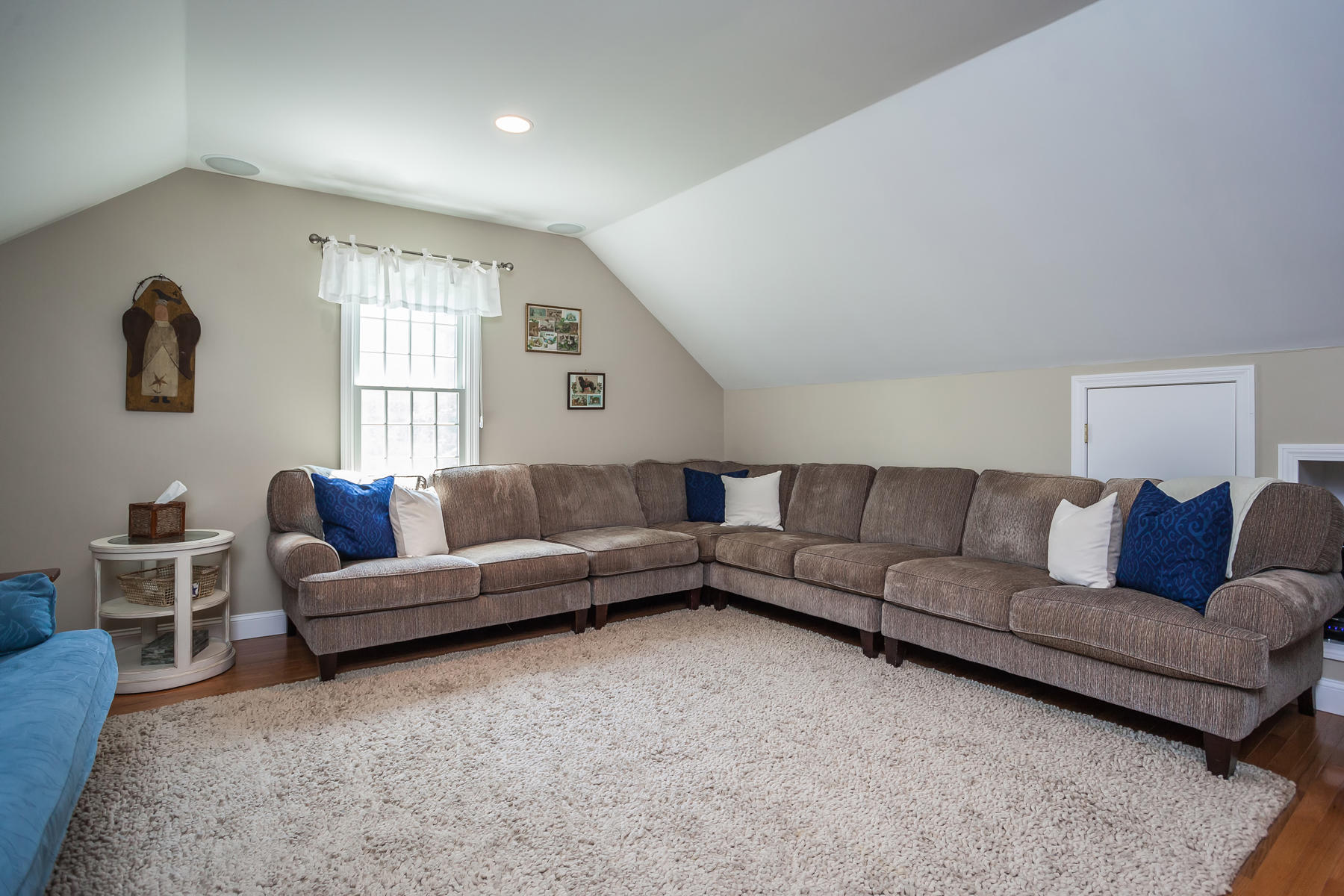 31 Torrey Road East Sandwich, MA 02537 - Photo 17 of 35 a living room with furniture and a window