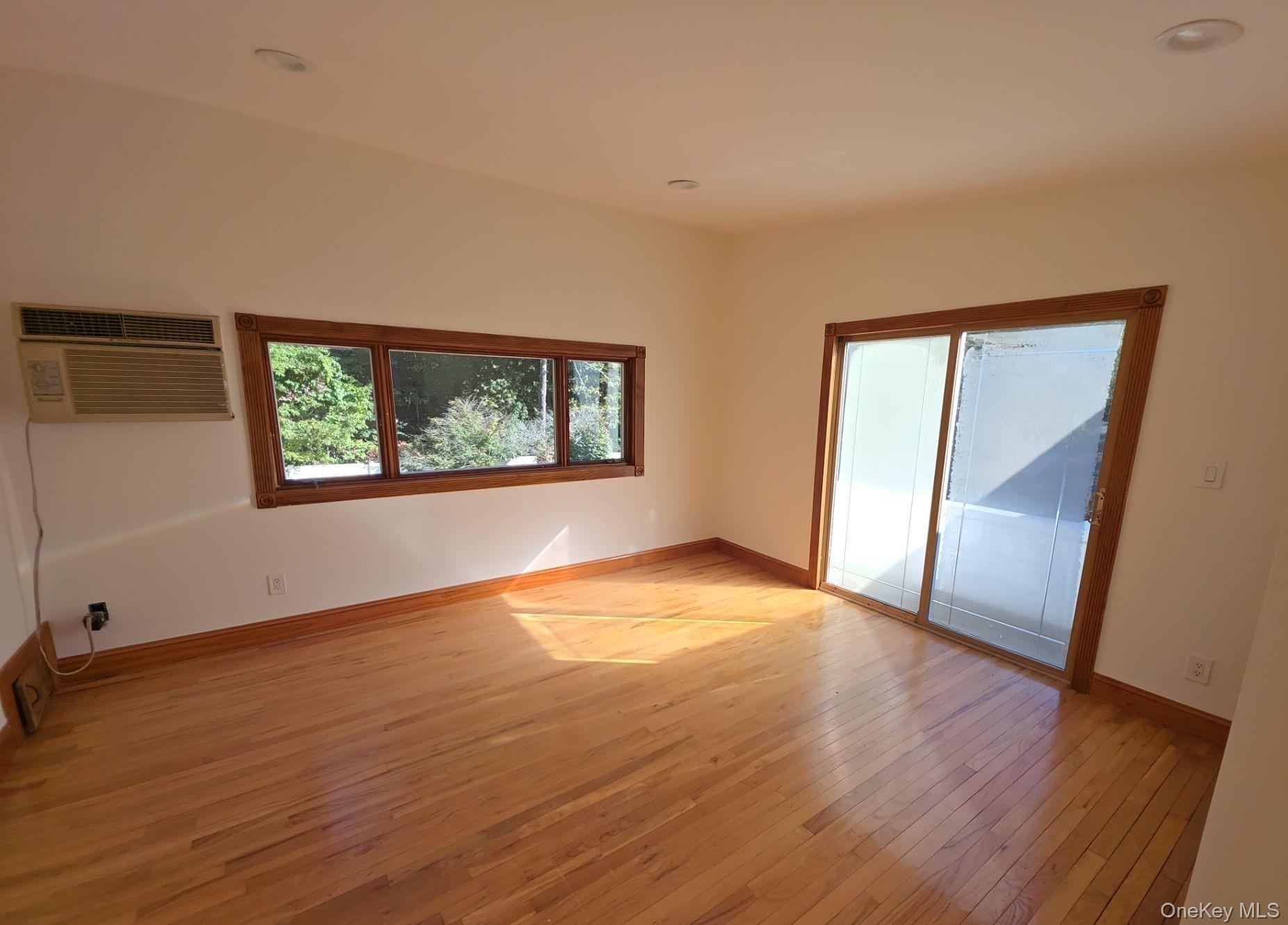 549 Woodbury Road Cold Spring Harbor, NY 11724 - Photo 24 of 29 Gallery Image 24