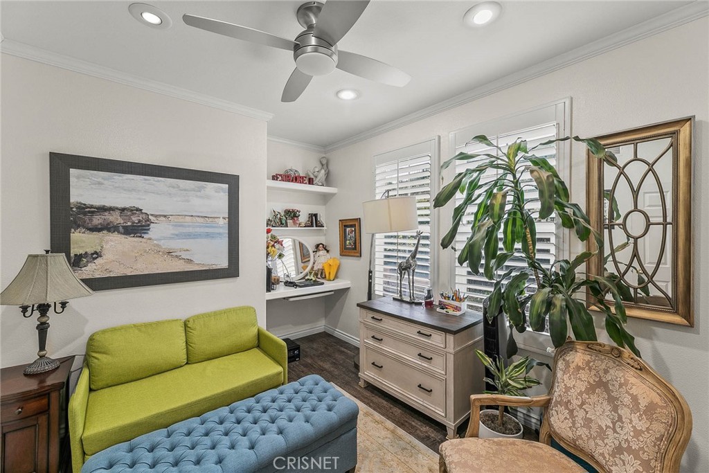 545 Lorabel Way, Unit D Simi Valley, CA 93065 - Photo 20 of 34 a living room with furniture and a potted plant