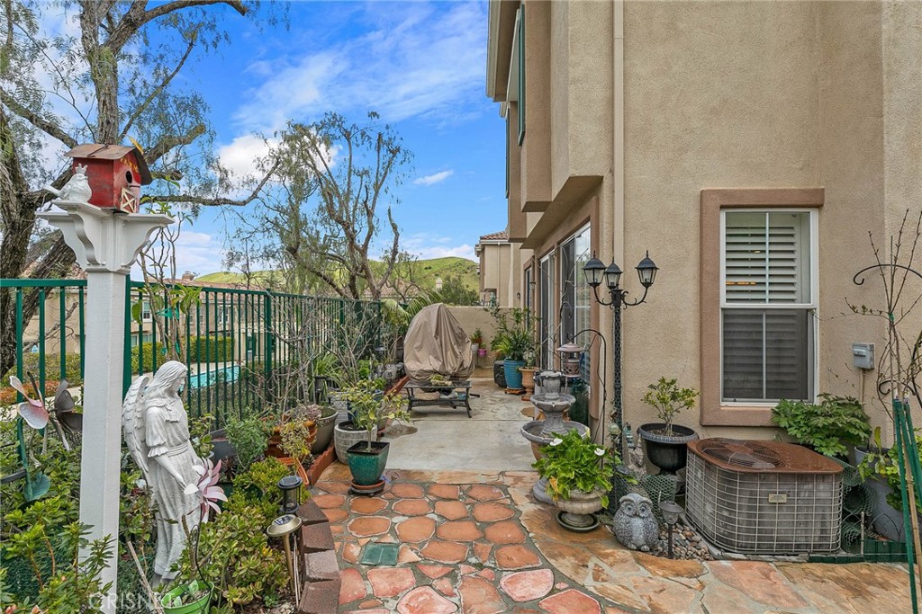 545 Lorabel Way, Unit D Simi Valley, CA 93065 - Photo 33 of 34